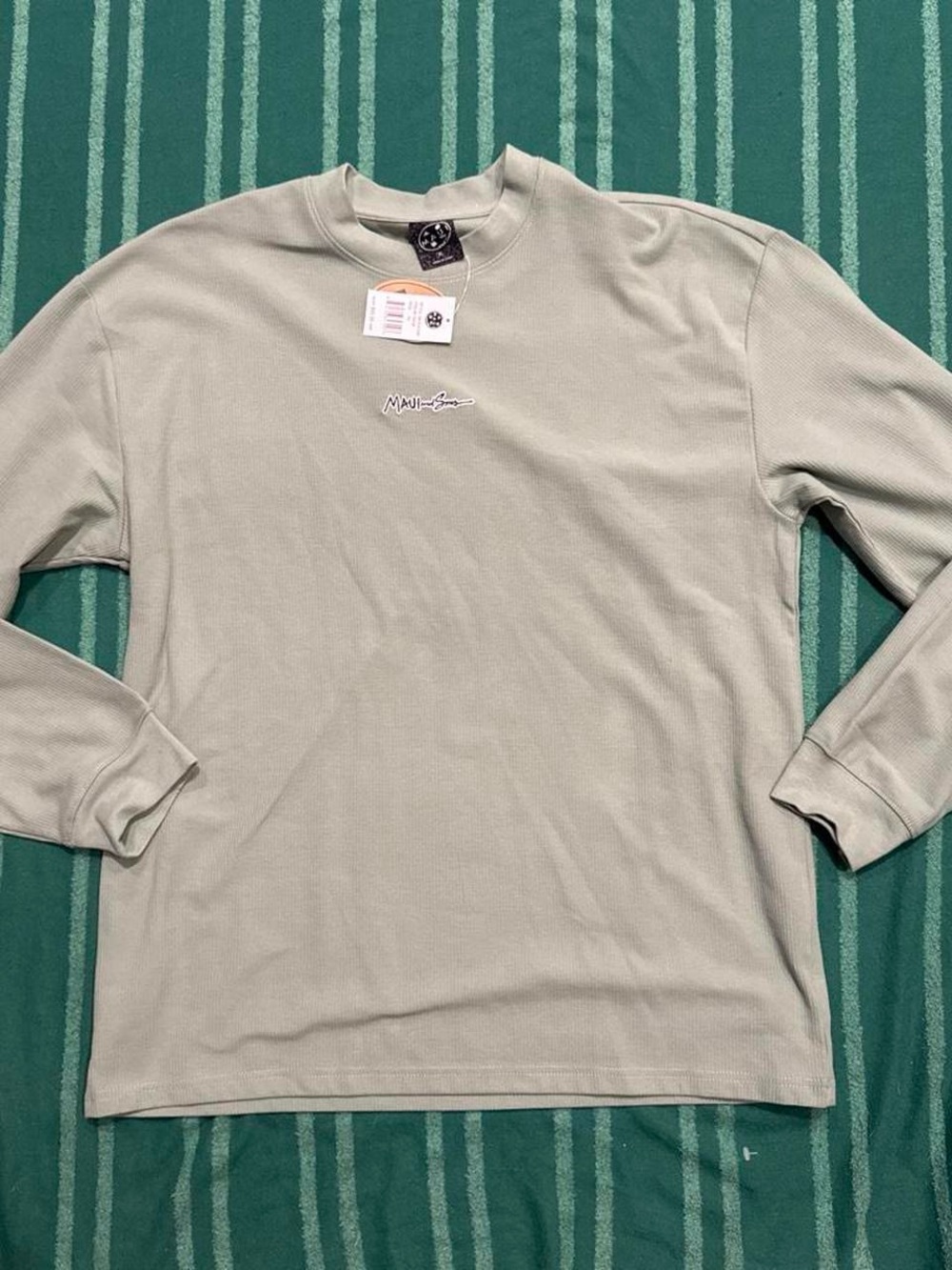 Maui and Sons Men's Long-Sleeve Crew in Light Sage